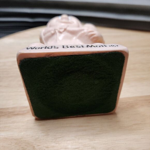 Vintage 1970 R&W Berries “World’s Best Mother” Figurine – Pink Resin - Picture 6 of 8